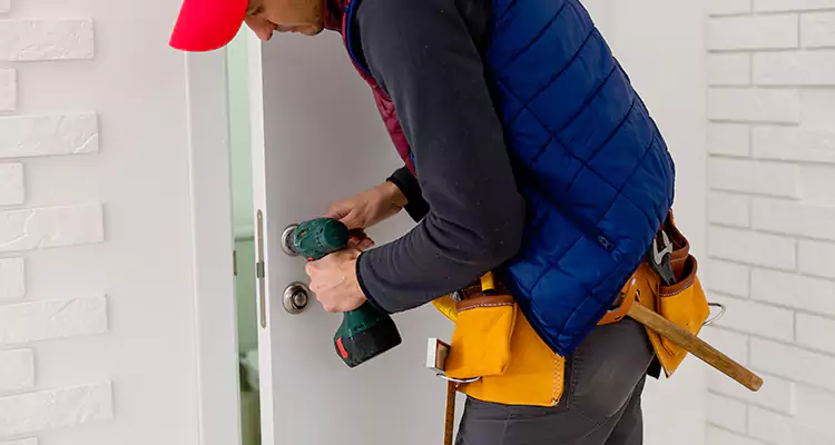 Residential Door Repair in Oak Ridge, FL