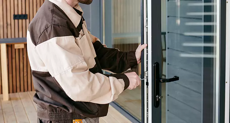 Fix Patio Screen Door Rollers in Oak Ridge, FL